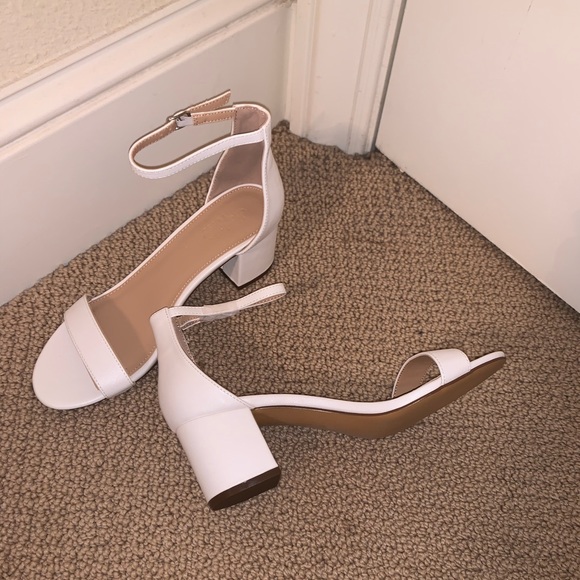 White heels - Picture 2 of 4